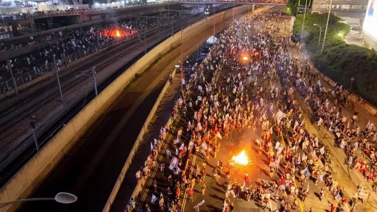 İsrail'de Tel Aviv Emniyet Müdürü istifa etti, sokaklar karıştı: 14 yaralı