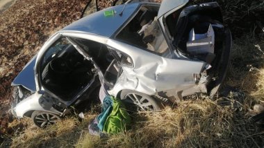 Diyarbakır'da araç şarampole yuvarlandı: Ölü ve yaralılar var