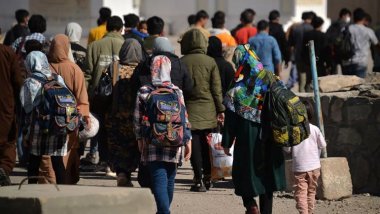 İran yaklaşık 18 bin düzensiz Afgan göçmeni sınır dışı etti