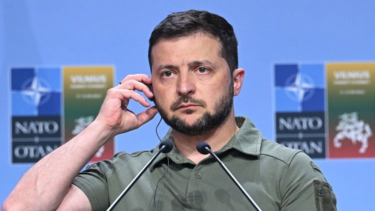 ABD basını: Washington, Zelenskiy'in eleştirileri nedeniyle Kiev'e 'NATO davetini' çekmeyi düşündü