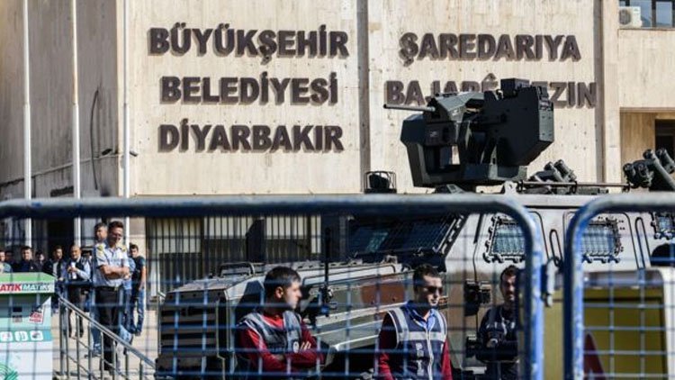 Kayyum Ayanasında Görünenleri Seçebilmek
