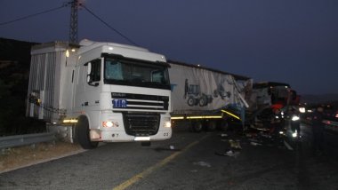 Elazığ'da feci kaza: 1 ölü, 34 yaralı