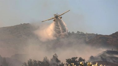 Yunanistan'da yangın söndürme uçağı düştü