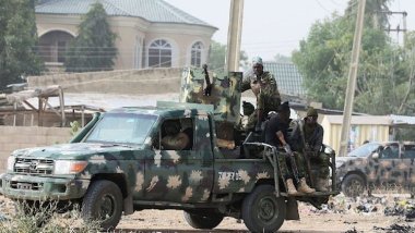 Darbe endişesi: Askerler Cumhurbaşkanlığı Sarayı'nı kuşattı