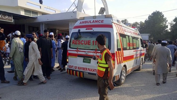 Pakistan'da siyasi parti kongresine bombalı saldırı: En az 40 kişi öldü