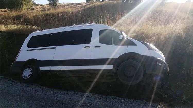 Bingöl'de minibüs devrildi: 12 yaralı