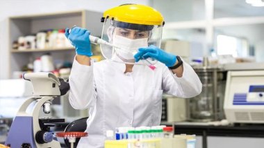 Corona virüs tarih oluyor: Covid-19'un tüm varyantlarını etkisiz hale getiren antikor keşfedildi