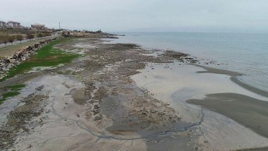 Van Gölü'nde çekilme ciddi boyuta ulaştı