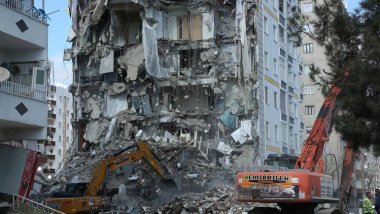 Diyarbakır'da depremde yıkılan Sözel Apartmanı'na ilişkin tutuklu 3 kişi hakkında tahliye kararı