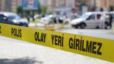 Diyarbakır’da balkonda oturan çocuğa mermi isabet etti