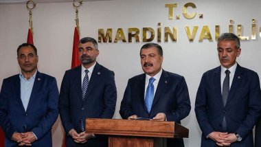 Fahrettin Koca: Türkçe dışında reçete yazımı söz konusu değil
