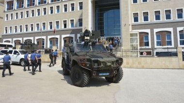 Urfa: Tehdit eden kadının evinden 2 el bombası çıktı!