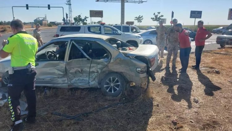 Urfa'da iki otomobilin çarpıştığı kazada 1 kişi öldü, 5 yaralı