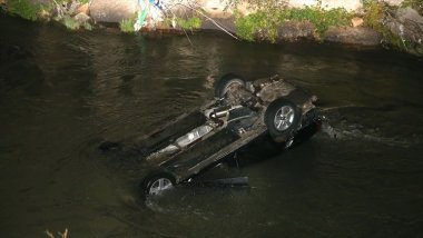 Erzurum'da otomobil dereye uçtu: 2 ölü, 3 yaralı