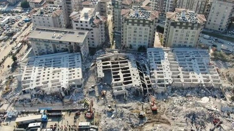 Depremde yıkılan Rönesans Sitesi'nin mühendisi tutuklandı