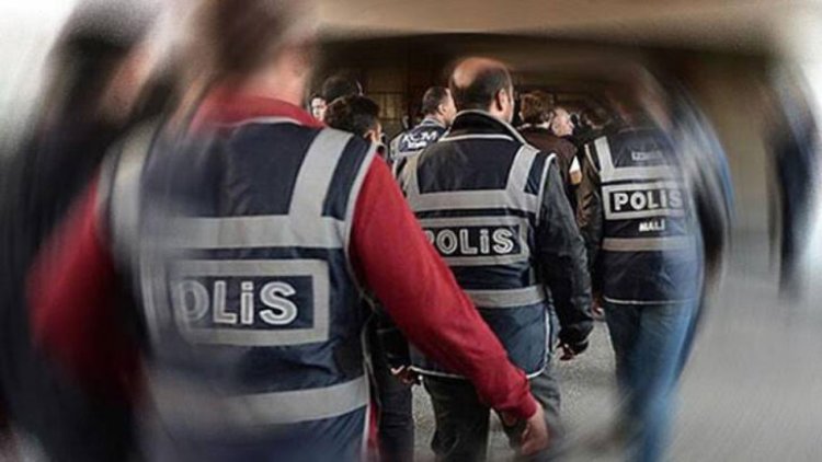 Mersin'de ev baskınları: 12 kişi gözaltına alındı