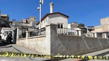 Ailesine kurşun yağdırdı, cami avlusunda intihar etti