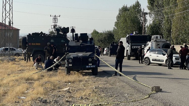 Van: Eski AK Parti ilçe başkanı komşularının evini taradı: 1 ölü, 7 yaralı