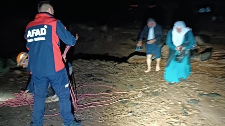 Bitlis'te şiddetli yağış sele neden oldu