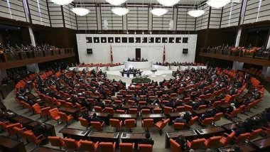 CHP'li 61 vekilin dokunulmazlığıyla ilgili tezkere Meclis'te