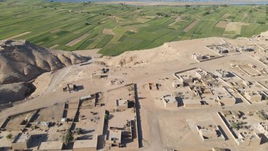 İran destekli milisler, Deyrezzor'da sivillerin evlerine füze rampaları yerleştiriyor