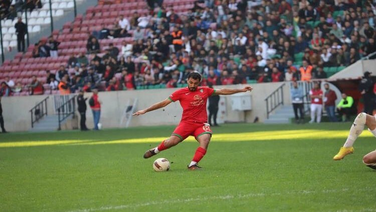 Amedsporlu oyuncunun annesi maçta gözaltına alındı