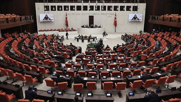 CHP ve HEDEP'lilerin 'AYM' önerileri reddedildi