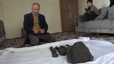 Muş'ta mantar toplarken göktaşı buldu