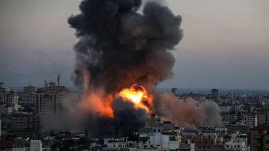 Gazze'nin merkezindeki mahalleye hava saldırısı: En az 50 ölü