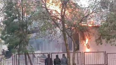 Diyarbakır'da okul çatısında yangın