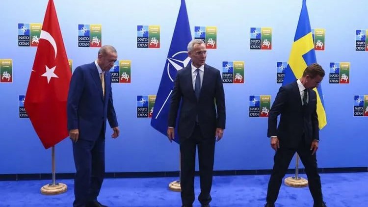 Türkiye NATO'ya İsveç'in üyelik onayının bakanlar toplantısına yetişmeyeceğini bildirdi