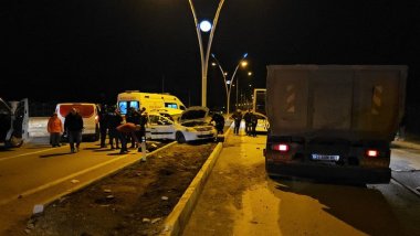 Erzincan'da kamyon ve otomobil çarpıştı: 2 ölü, 4 yaralı