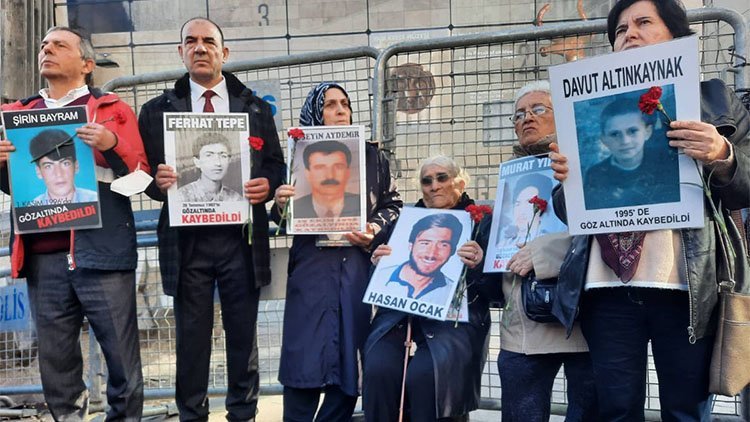 AP Türkiye raportöründen Cumartesi Anneleri'ne destek
