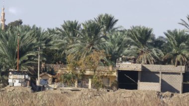 İran destekli milisler Deyrezzor'daki mevzilerini boşalttı