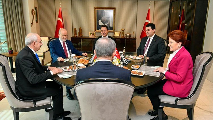 Akşener, Altılı Masa krizini anlattı: Şimdiki aklım olsa geri dönmezdim