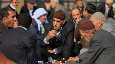 Gel Hele Otur Yeğen