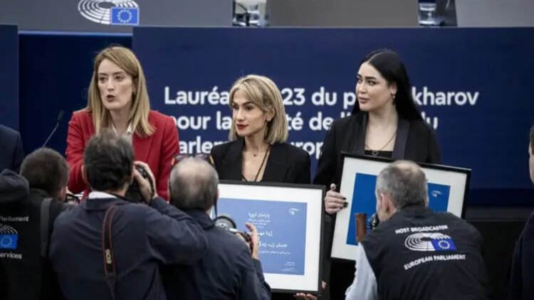 Avrupa Parlamentosu’nda, Jina Emini’ye verilen ödül için tören düzenlendi