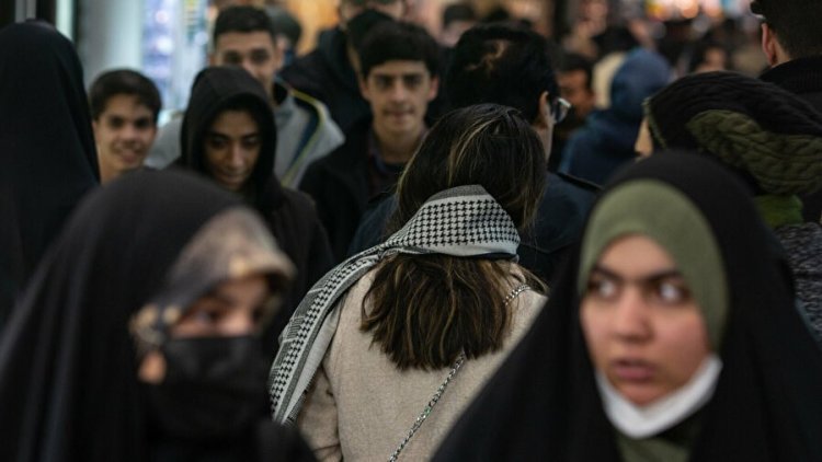İran'da baskı artıyor: Kadınlar 'kamusal alanlardaki mobil mahkemelerde' yargılanabilir