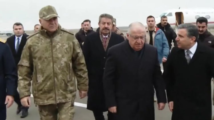 Güler ve TSK komuta kademesi Türkiye-Kürdistan Bölgesi sınırında