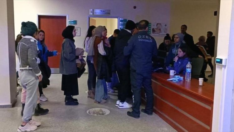 Kars'ta gıda zehirlenmesi şüphesiyle 80 öğrenci hastaneye başvurdu