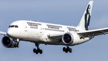 Ünlü yönetmenin üzerinde Jina Emini’nin resmi olan uçağına iniş izni verilmedi