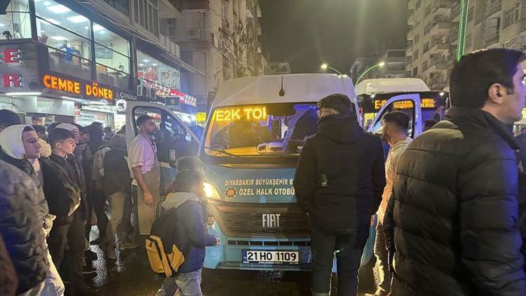 Diyarbakır'da sokak ortasında silahlı saldırı: 1 ölü, 1 yaralı