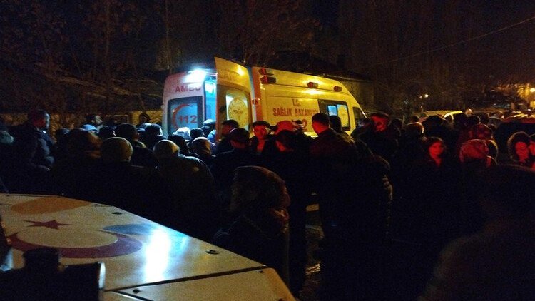 Muş'ta iki kız çocuk, metruk evde ipe asılı halde ölü bulundu