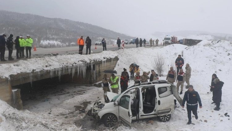 Erzincan'da kaza: 1 ölü, 9 yaralı