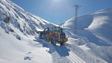 Hakkari’de yüzlerce köy ve mezranın yolu kapandı