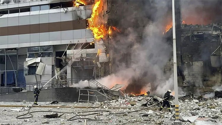 Rusya'dan Ukrayna'nın Sumi Bölgesine 22 bombalı saldırı