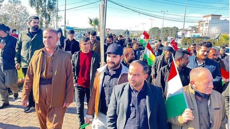 Çemçemal'da Erbil'e yönelik saldırılar protesto edildi