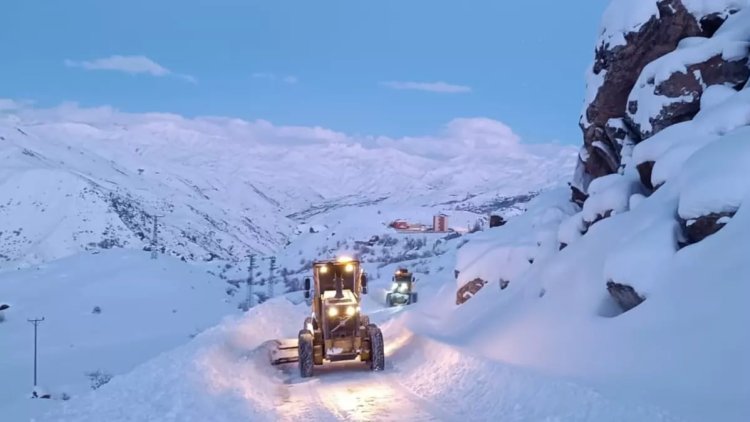 Dört Kürt kentinde 313 yerleşim yerine ulaşım sağlanamıyor