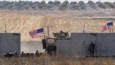 Deyrezzor'daki ABD üssüne füze saldırısı düzenlendi