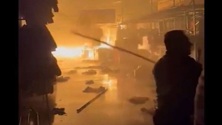 Erbil’deki pazar yerinde büyük yangın!